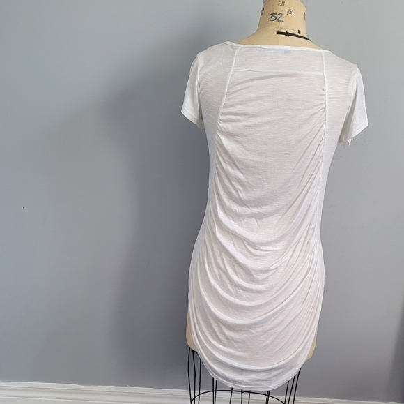 Short Sleeve High-Low Ruched Tee - Picture 3 of 7